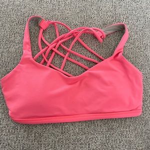 Lululemon free to be wild sports bra size 4